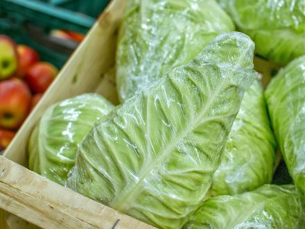 Balení zeleniny do teplem smrštitelné fólie AF