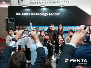 Transpak 6 Vedení společnosti PENTA-servis na stánku společnosti Transpak během veletrhu interpack 2017